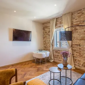 Apartment Riva - The Heart Of Palace, Split
